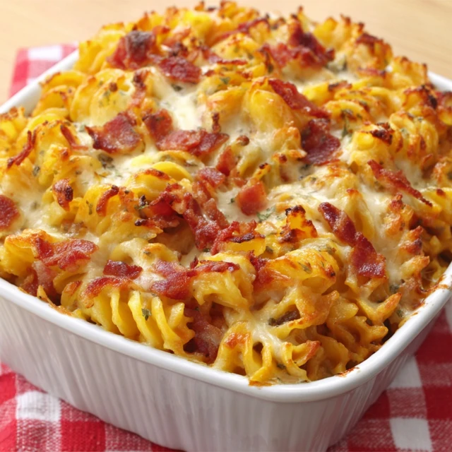 Chicken Bacon Ranch Mac and Cheese Casserole Recipe