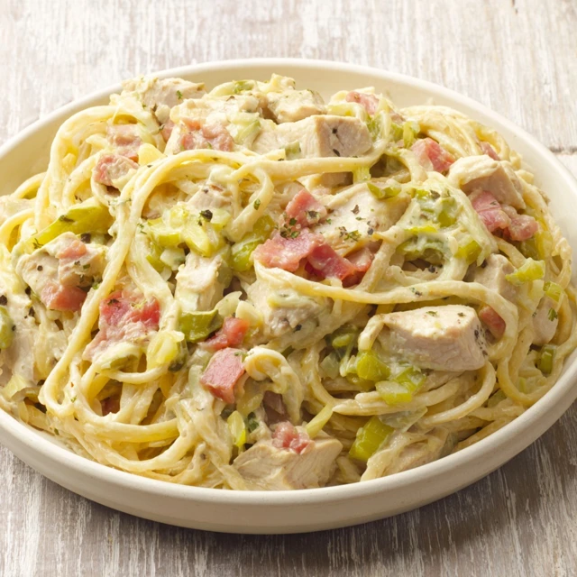 SPICY CHICKEN SPAGHETTI WITH ROTEL KICK