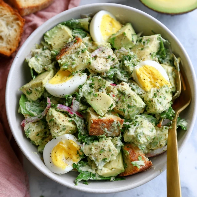 YOUR NEW FAVORITE AVOCADO EGG SPINACH SALAD