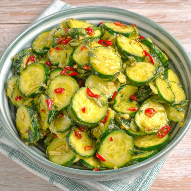 ZESTY SPICY CUCUMBER SALAD PERFECTION